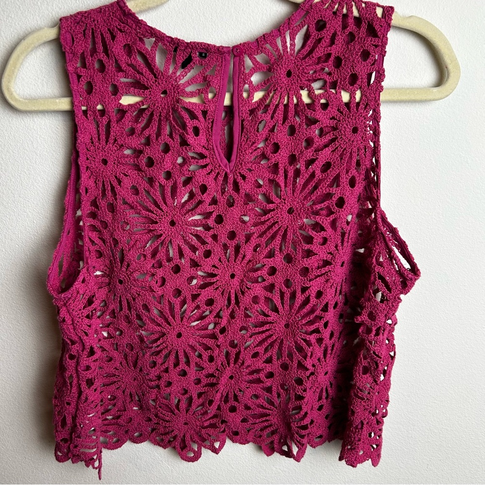 Express rose pink crochet crop tank floral size: L - Picture 9 of 10
